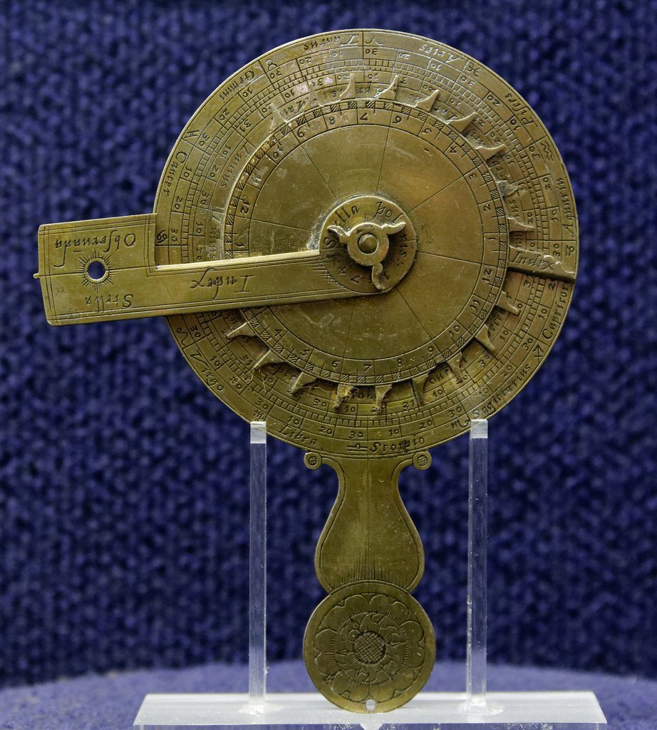 Nocturlabe en laiton, Musée maritime de Malte