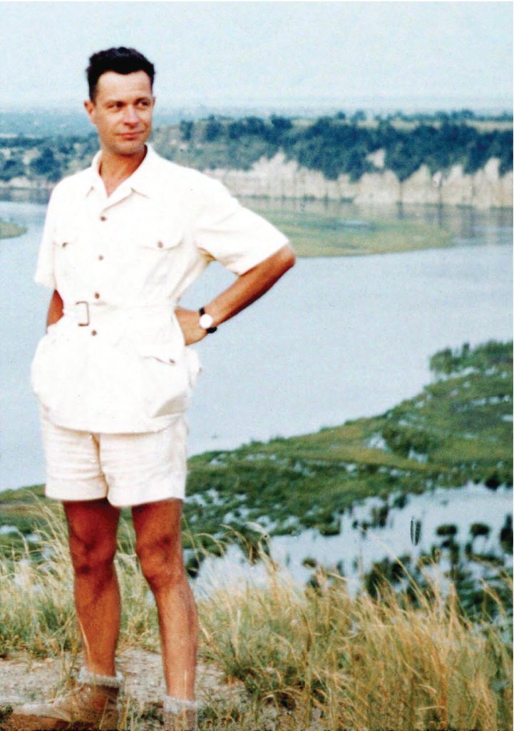 Jean de Heinzelin, sur les rives du Lac Édouard, dans les années 50