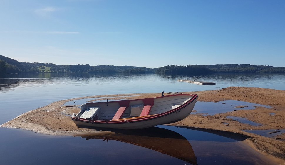 En ensam båt en september eftermiddag i Stora Färgen
